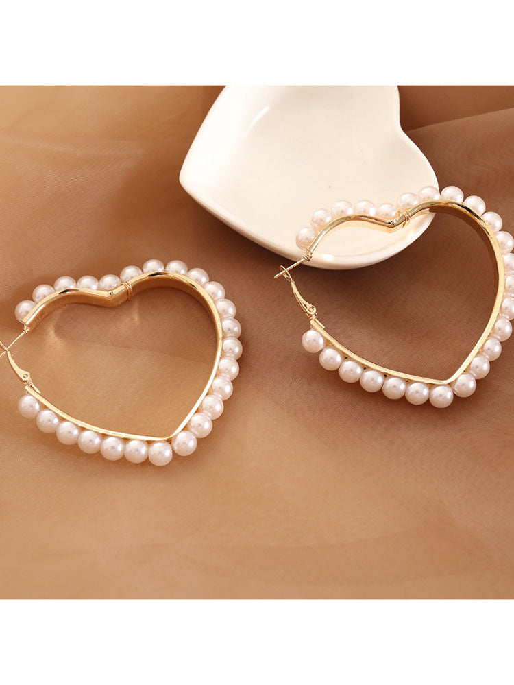 Minimalist Heart Pearl Earrings