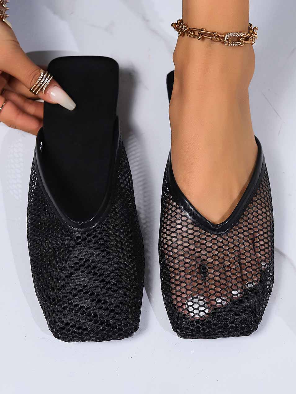 And Simple Flat-Soled Hollow Breathable Mesh Shoes