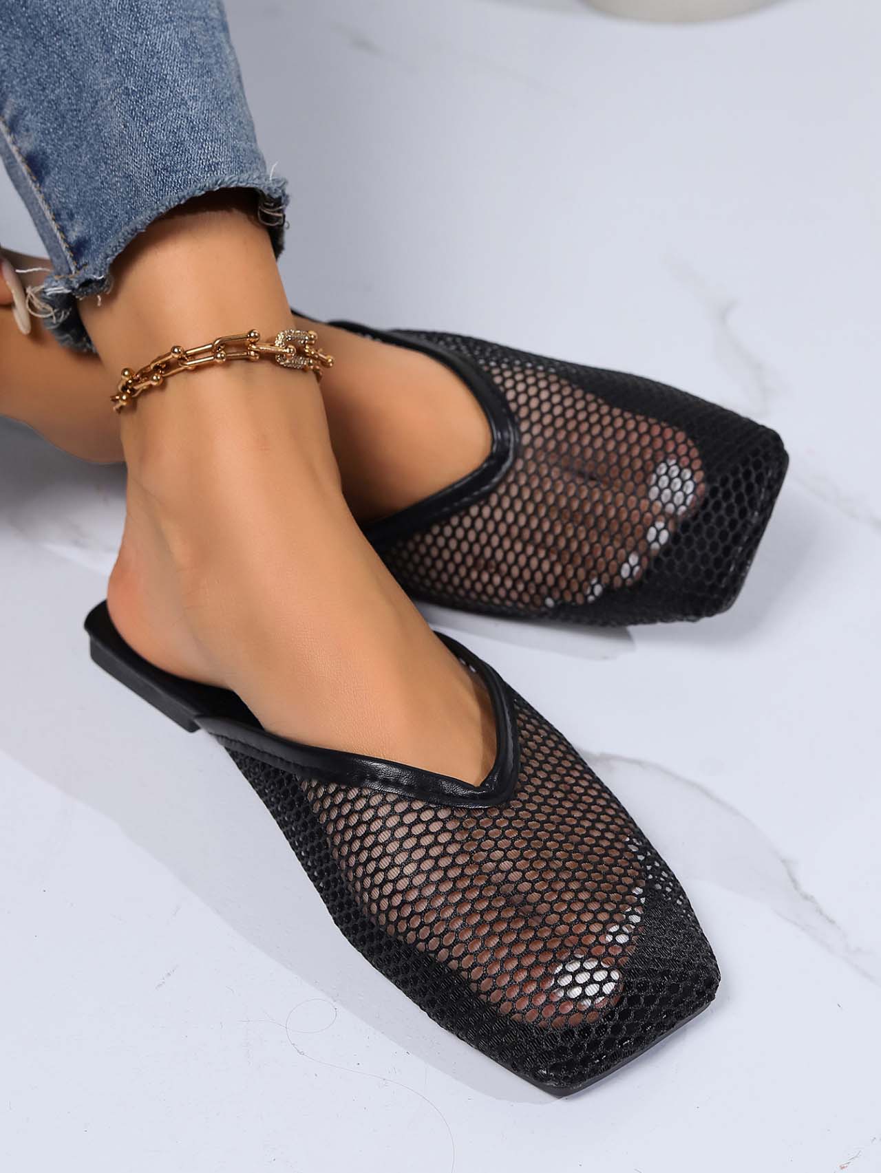 And Simple Flat-Soled Hollow Breathable Mesh Shoes