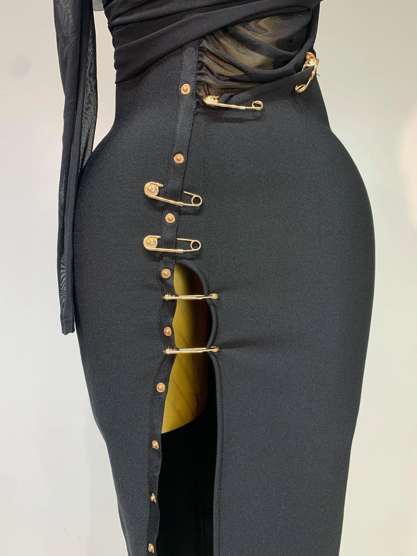 Black One-Shoulder Long Sleeve Bodycon Dress