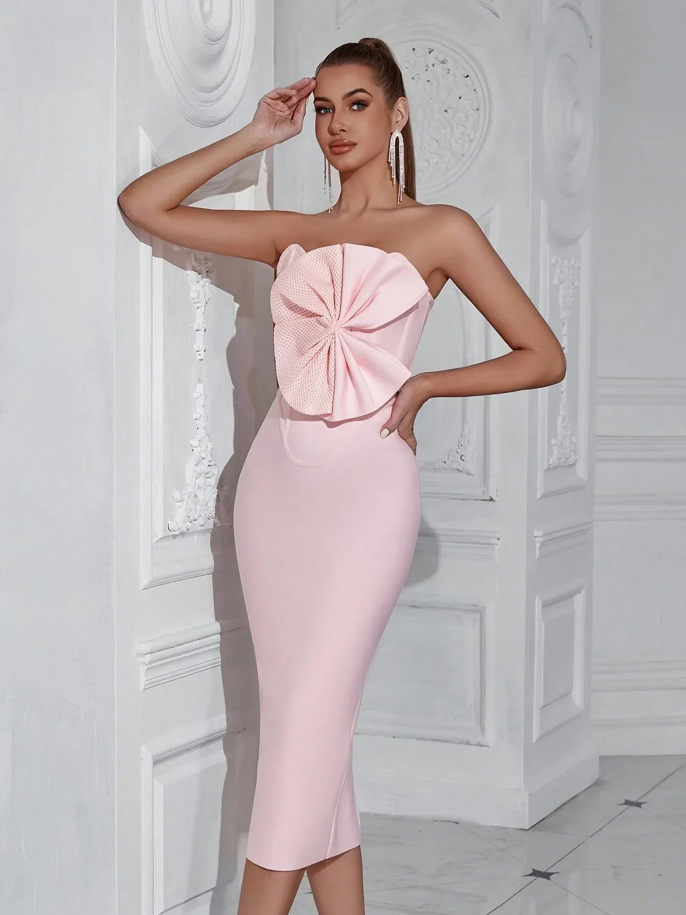 Elegant Strapless Sheath Midi Dress