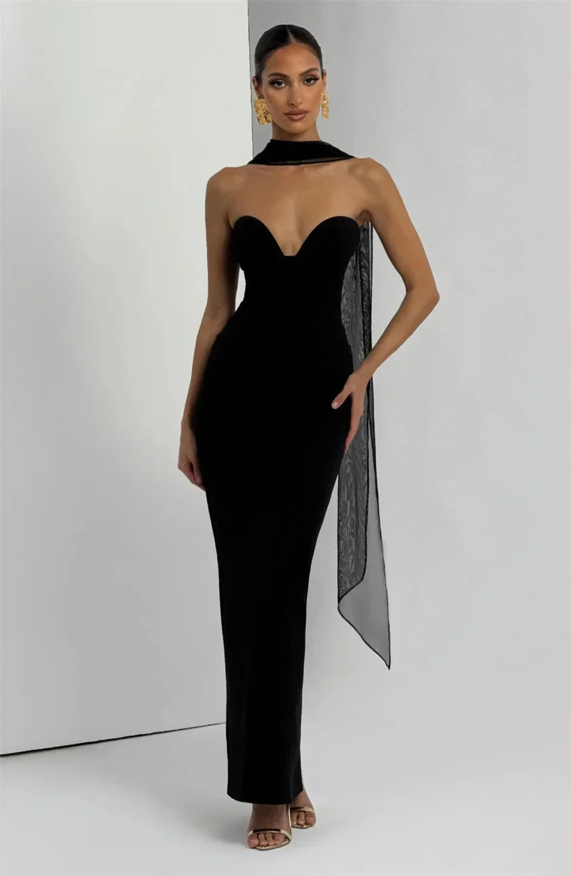 Black Strapless Off-Shoulder Maxi Gown – Elegant Backless Dress