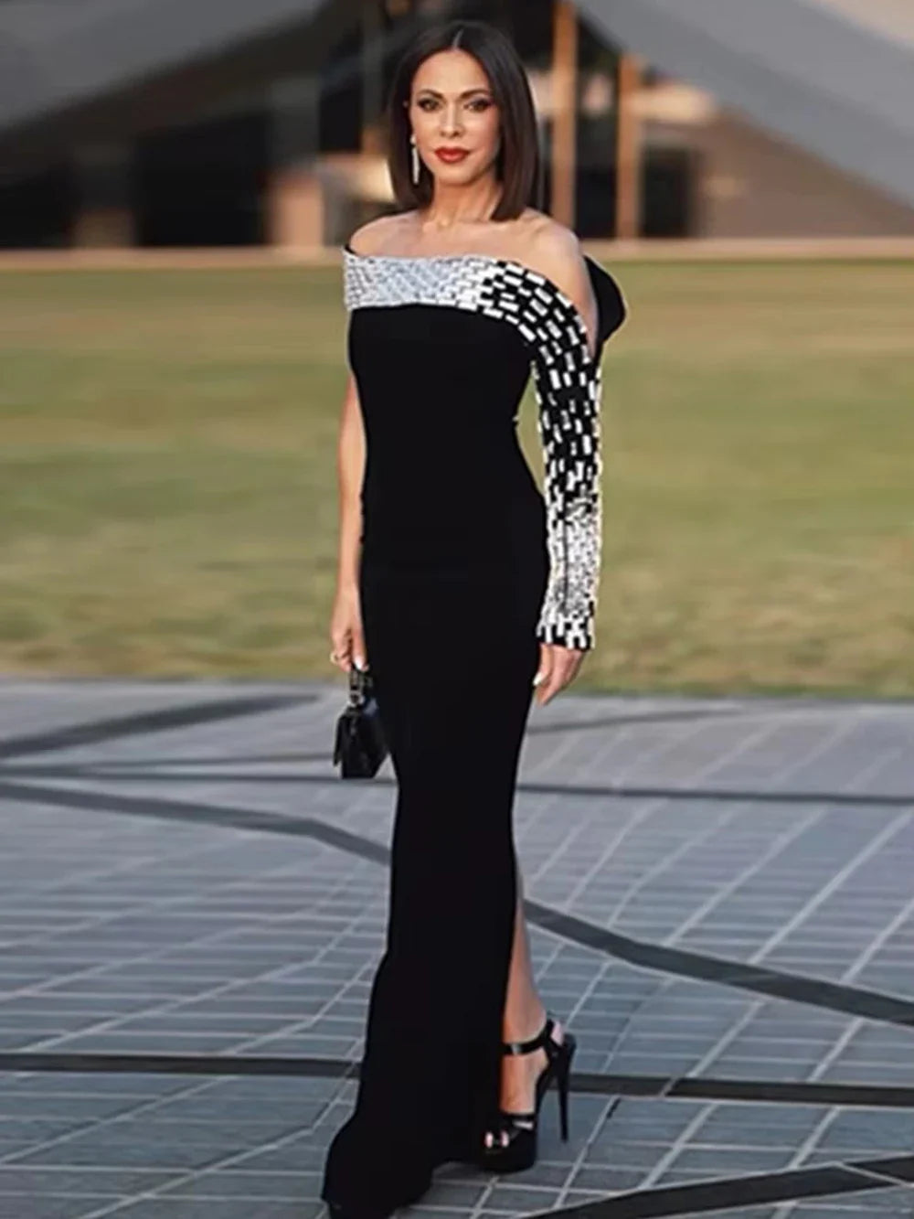 Elegant Crystal Embellished One-Shoulder Sheath Maxi Dress