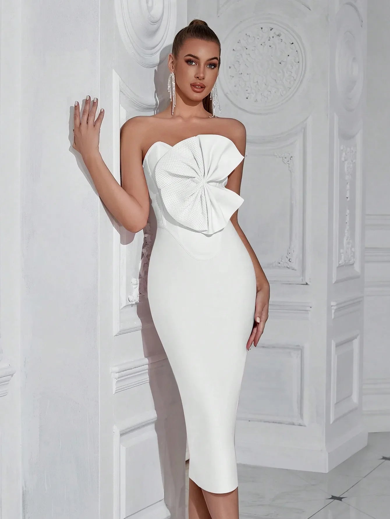 Elegant Strapless Sheath Midi Dress