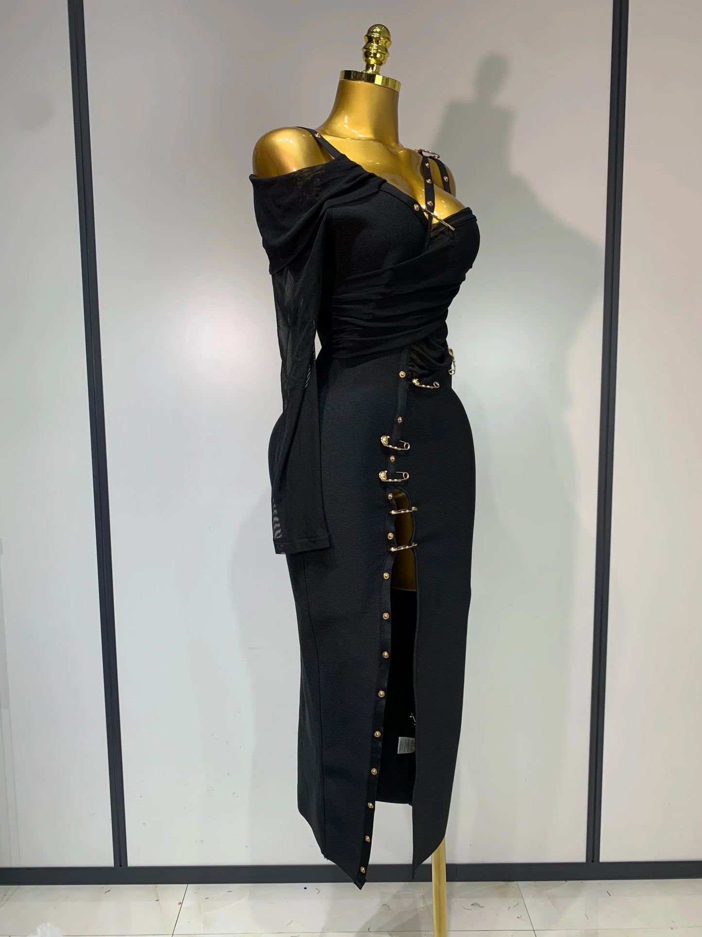 Black One-Shoulder Long Sleeve Bodycon Dress