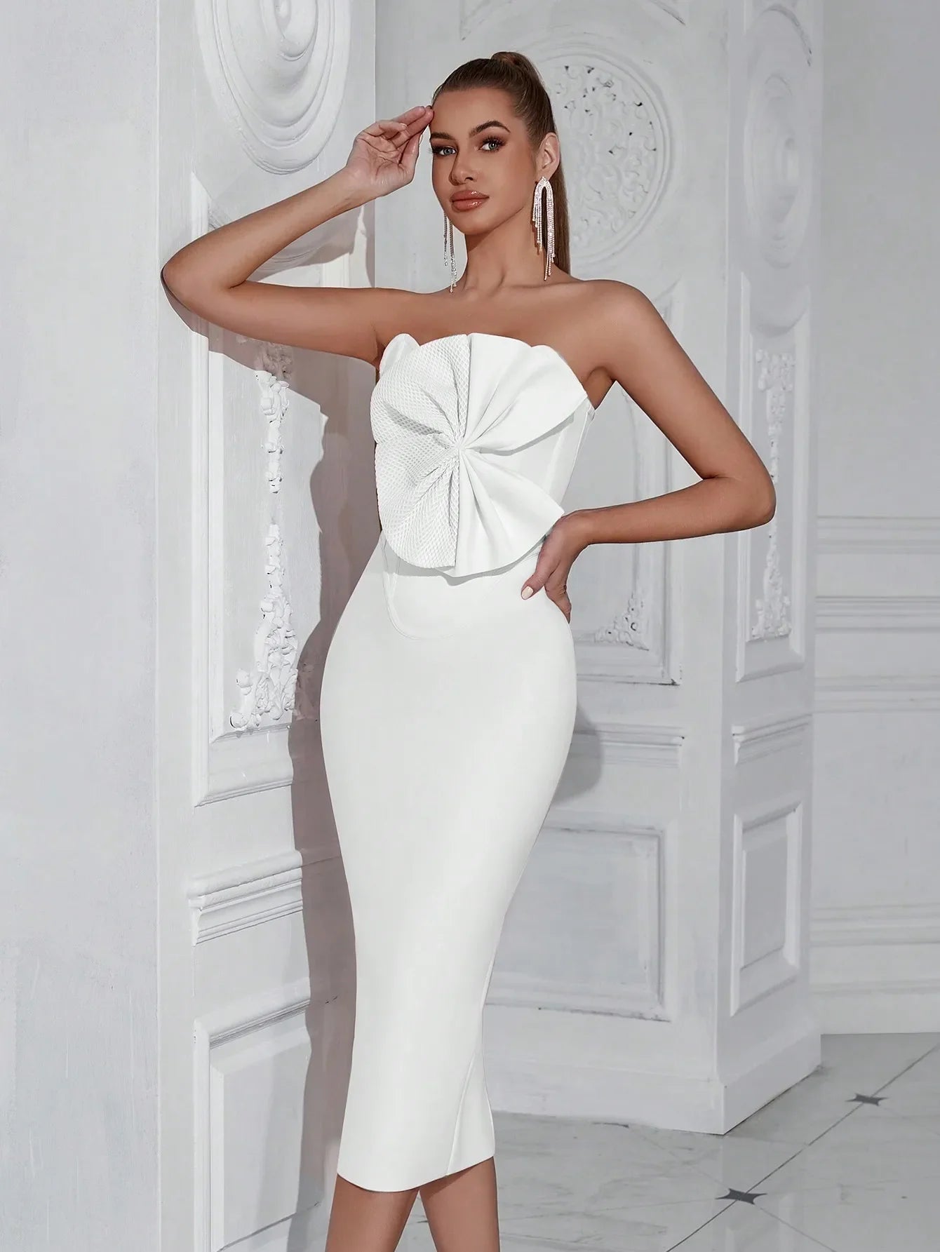 Elegant Strapless Sheath Midi Dress