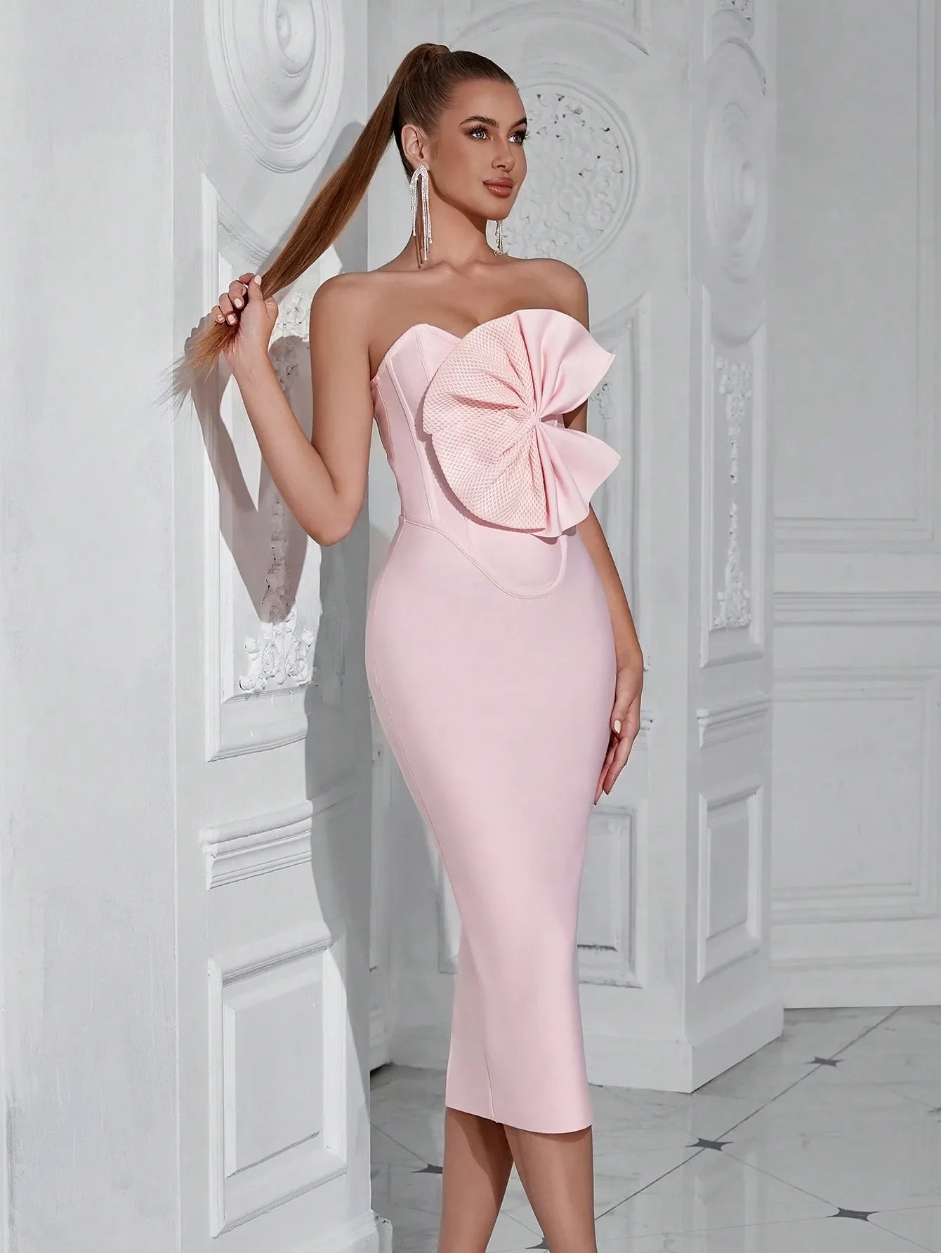 Elegant Strapless Sheath Midi Dress