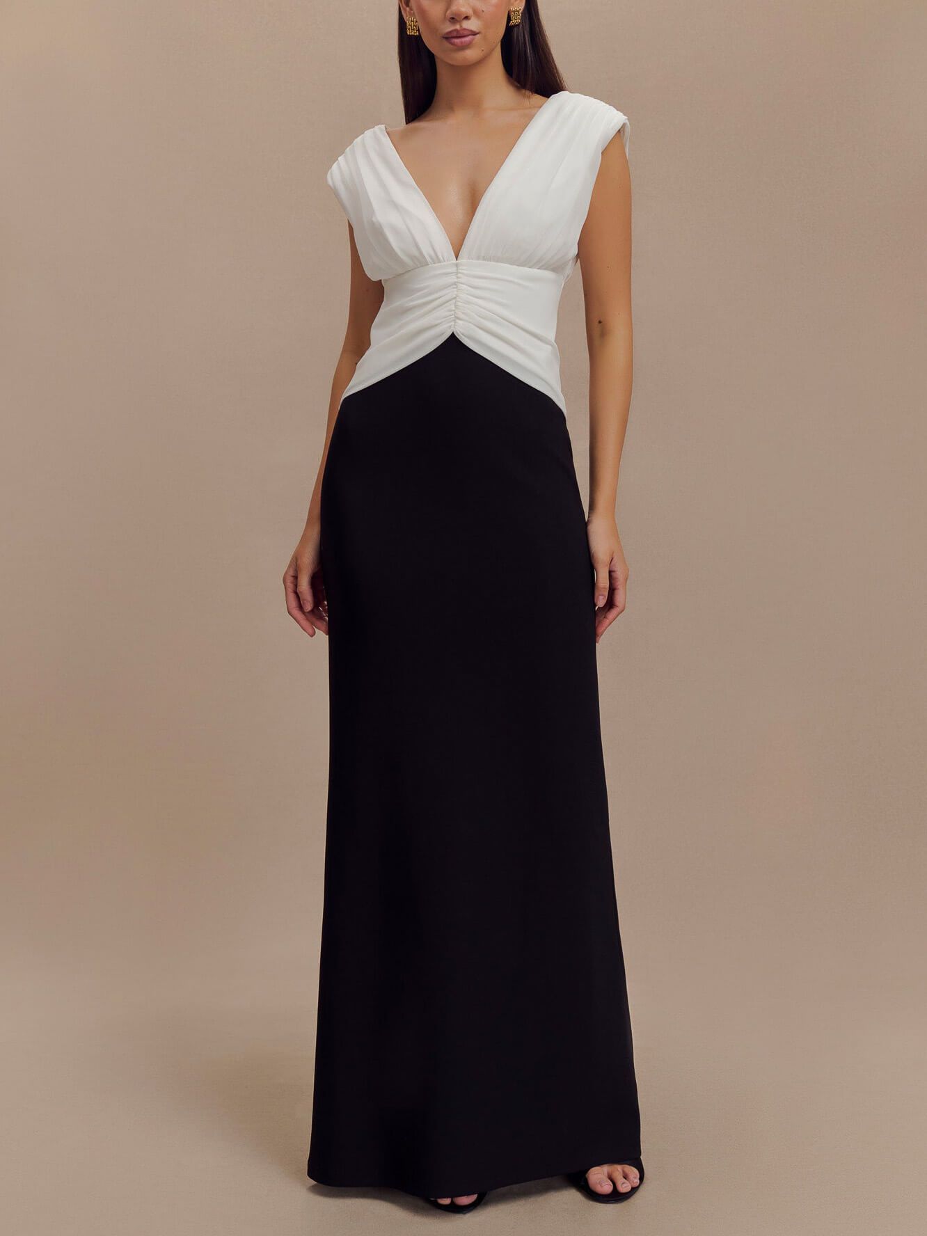 Elegant Deep V-neck Contrasting Pleated Maxi Dress
